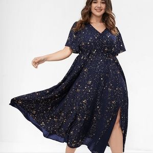 NWOT Bloomchic navy and gold wrap dress